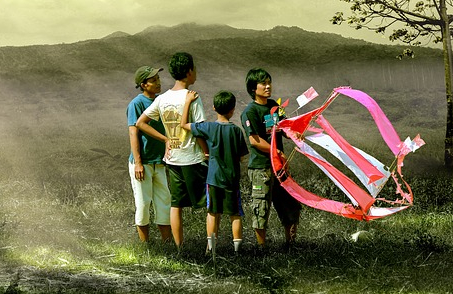 Permainan Layang-layang Warisan Budaya Yang Tetap Hidup